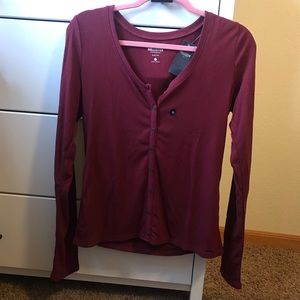 Hollister Slimming Tee